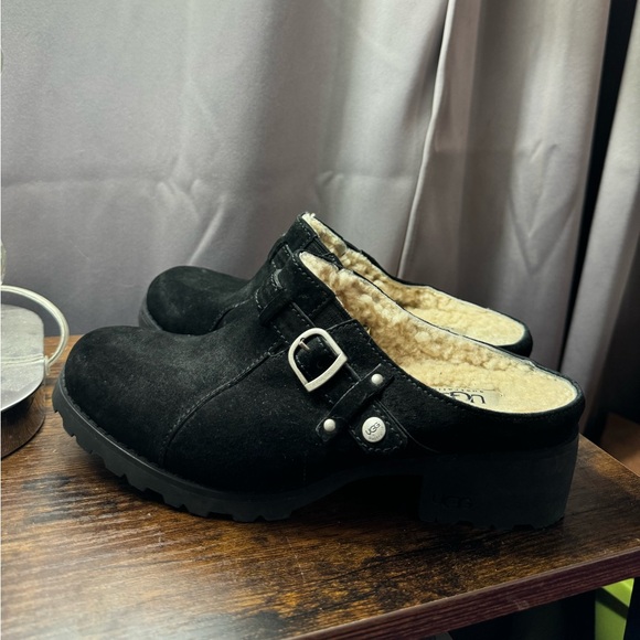 Uggs Mules - Picture 2 of 2